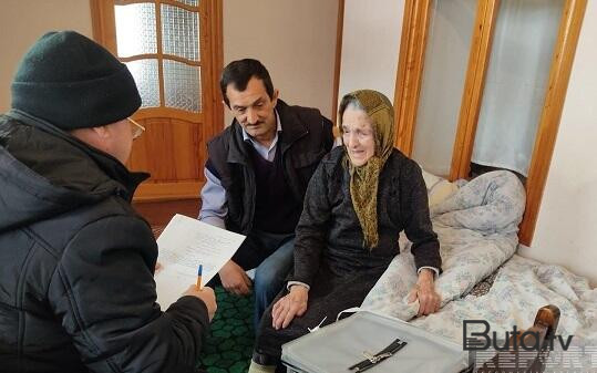  Oğuzda 102 yaşlı seçici səs verdi  