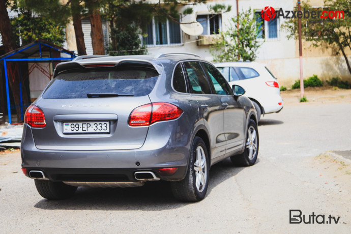  Bakıda sahibkar “Porşe” ilə yolu bağladı, həbs edildi  