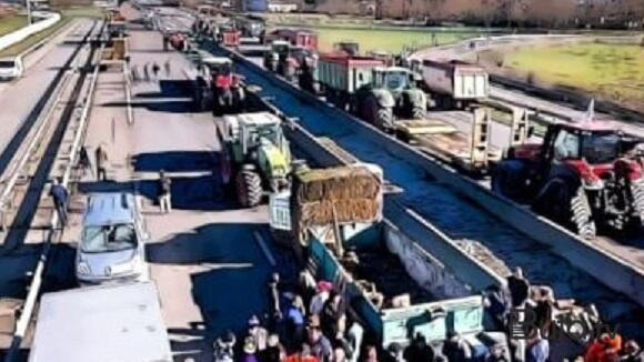  İtaliyalı fermerlər də aksiyaya başladı: 100 traktor...  