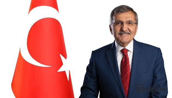  Pişik bələdiyyə sədrinin çıxışına mane oldu - Video  