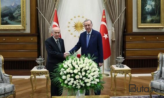  Ərdoğana yaşı qədər qızılgül göndərdi  