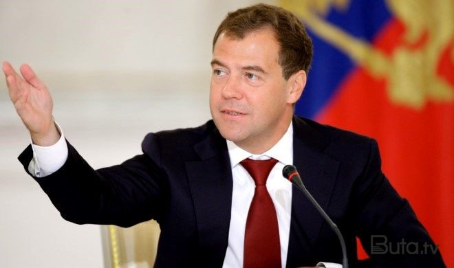  Makronun başına at təpdi, özünü buraxdı... - Medvedyev  