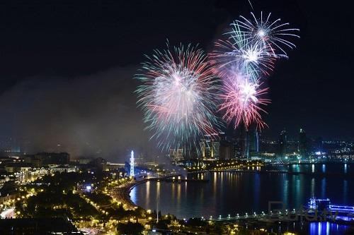  Bulvarda atəşfəşanlıq keçirildi  