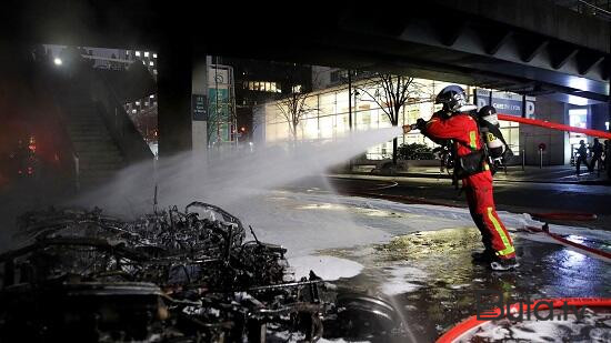  Fransada Yeni il gecəsi 745 avtomobil yandırıldı  