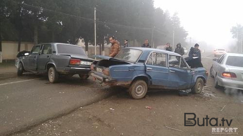  Bərdədə iki maşın toqquşdu: üç nəfər xəsarət aldı  