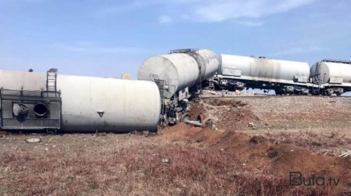  Rusiyada 27 vaqon relsdən çıxdı  