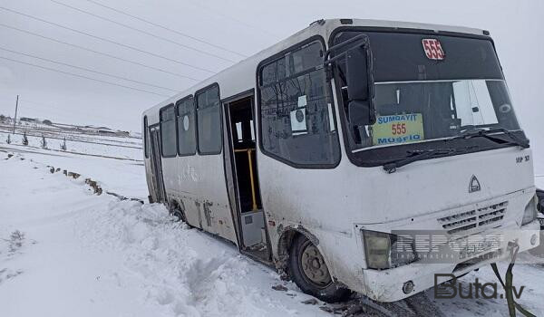 555 nömrəli marşrut avtobusu qəzaya düşdü - Foto  