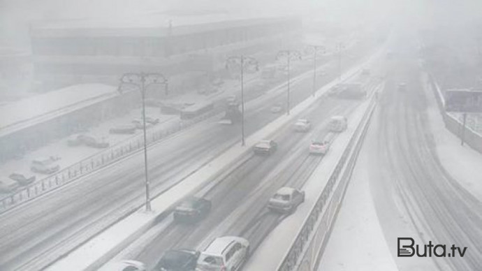  Paytaxt yollarında sıxlıq müşahidə olunur? - Rəsmi  