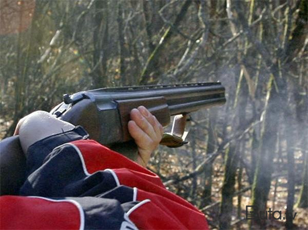  “Qırmızı kitab”a düşmüş quşu ovlayan şəxs saxlanıldı  