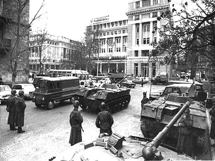  Bakını talan edən rus əsgərlər - Foto  