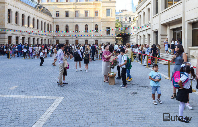  Məktəbdə təhlükəli anlar: Şagirdlər təxliyə edildi - Video  