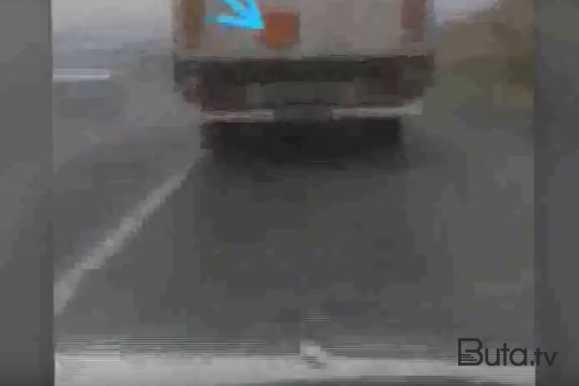  Yük maşınını təhlükəli idarə edən sürücü cərimələndi - Video  