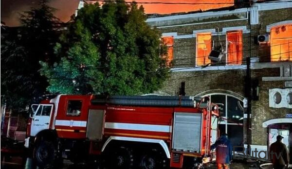  Abxaziyada 4 minə yaxın rəsm əsərinin olduğu fond yandı  