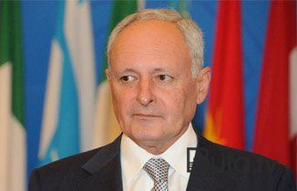  Oqtay Şirəliyevin vəziyyəti ağırdır - Xərçəng imiş  