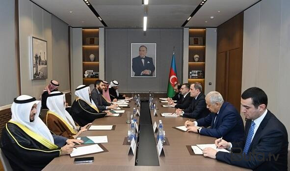  Bayramov küveytli deputatlarla görüşdü  