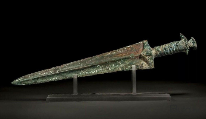  Ermənilərin Qarabağdan oğurladığı 3 min illik qılınc - Foto  