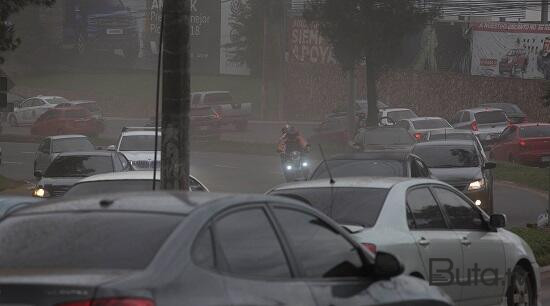  Xəbərdarlıq: Tehrana “kimyəvi yağış” yağır  