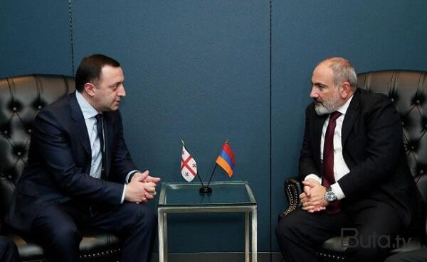 Paşinyan Qaribaşvili ilə görüşdü  