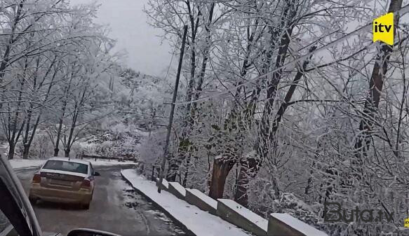  Laçında 2 yük maşını toqquşdu - Video  