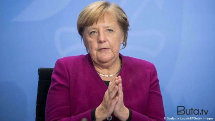  Merkel serial qəhrəmanı oldu  