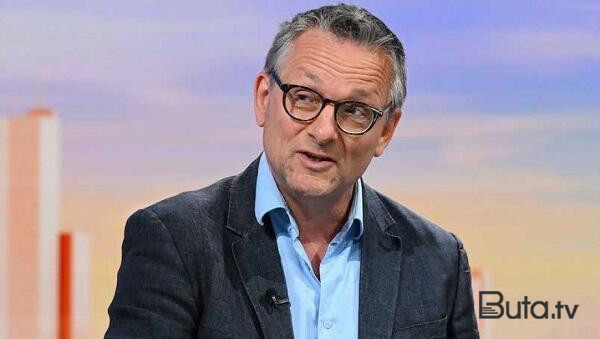  Britaniyalı teleaparıcı yunan adasında itkin düşdü  