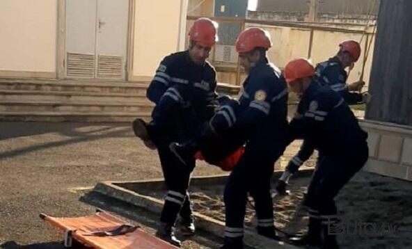  Azyaşlını xilas etmək üçün dəmirkəsəni işə saldılar - Video  
