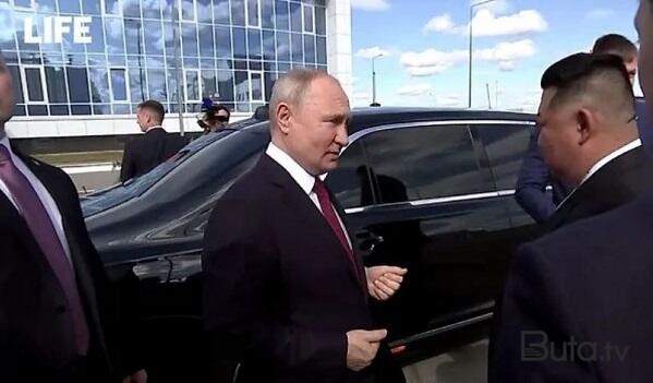  Putin Kim Çeni “Aurus”da gəzdirdi - Video  