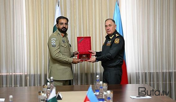  Kərim Vəliyev pakistanlı generalla görüşdü  