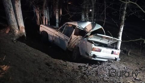  Maşın ağaca, sonra yük avtomobilinə çırpıldı: ölən var  