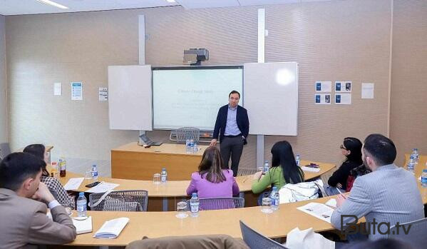  İngilisdilli jurnalistlər üçün təlim keçirildi - Foto  