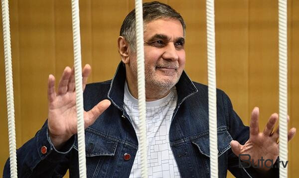  Rusiya Şakro Molodoyu azadlığa buraxır  