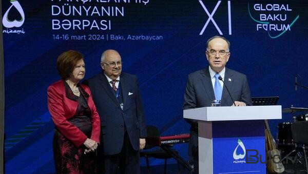  “Nizami Gəncəvi mükafatı”nın təqdimetməsi oldu - Foto  