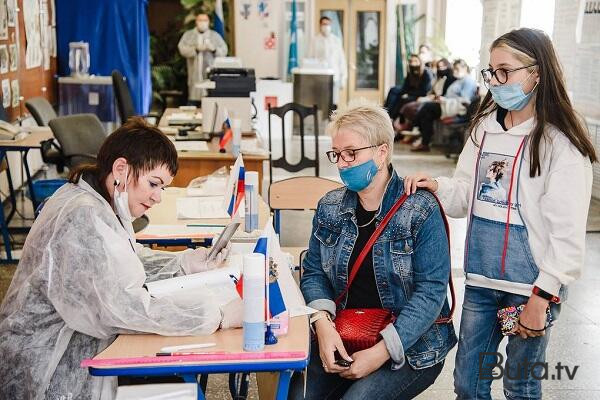  Rusiyada seçki məntəqələrinə od vuruldu - Video  