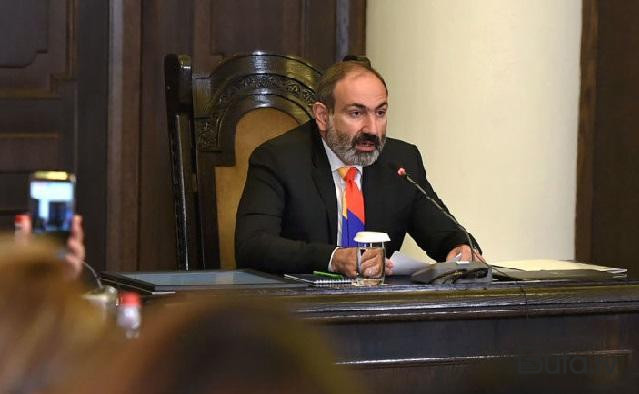  Paşinyan erməniləri müharibə ilə hədələdi  