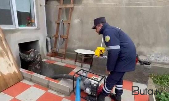  Naxçıvanda evlərin həyətini su basdı - Video  