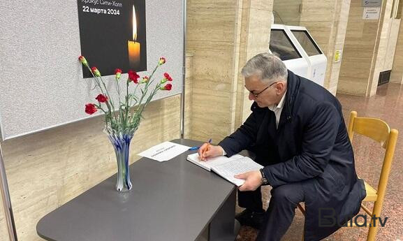  Konsulumuz “Krokus”da ölənlərin xatirəsini yad etdi  