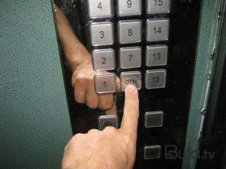  Qadın liftdə öldü, rəis işdən çıxarıldı - Rəsmi  