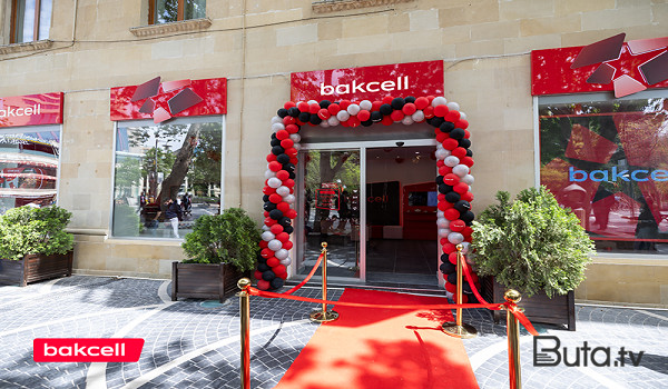  Bakcell Fəvvarələr Meydanında yeni mağazasını təqdim etdi - Foto  