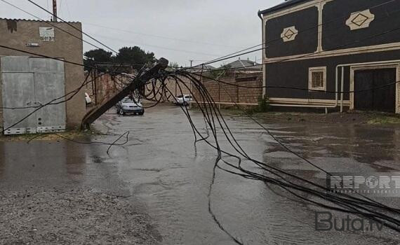  Sumqayıtda işıq dirəyi aşdı: bu qəsəbə işıqsız qaldı  