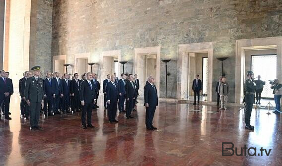  Əli Əsədov Ankarada Anıtqəbiri ziyarət etdi  