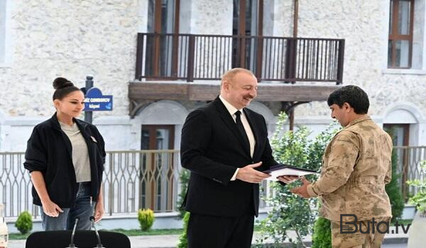  Prezident məni bağrına basdı və dedi ki... - Video  