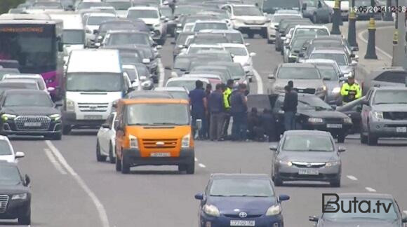  Babək prospektində maşın piyadanı vurdu - Foto  