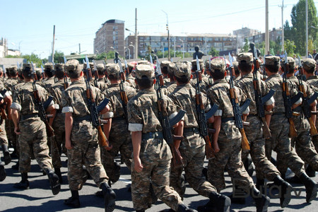 Ermənistan ehtiyat hərbçiləri yenidən toplayır