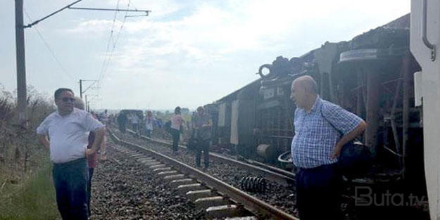  Bu ölkədə güclü külək yük vaqonlarını aşırdı - Video  