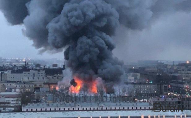  Şok: Peterburq şəhəri PUA ilə vuruldu – Partlayış oldu  