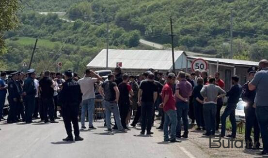  Kiranslılar qubernatorla görüşdən sonra yolu açdılar  