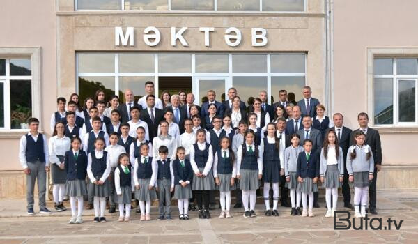 Kamal Abdulla 100 yaşlı kənd məktəbində - Foto  