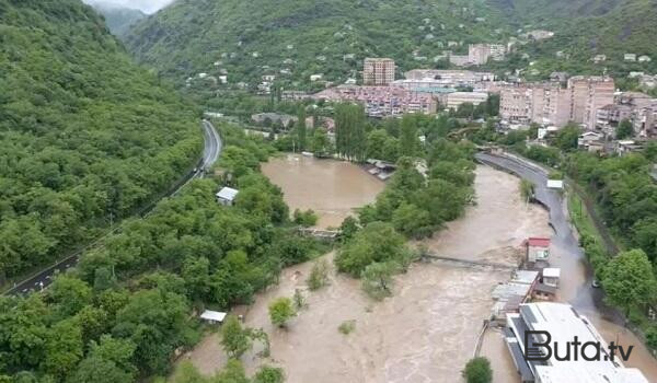  Ermənistanda son 65 ilin ən böyük daşqını yaşanır - Video  