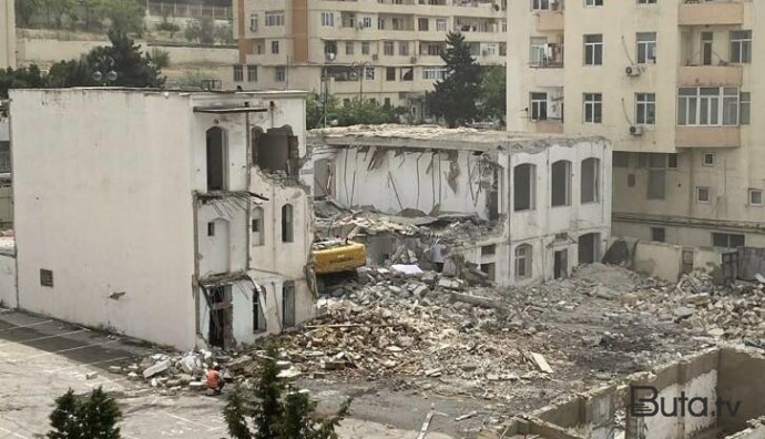  Bakıda bu şadlıq evi belə sökülür – Video  