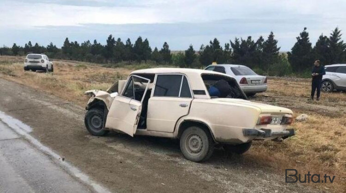  İki maşın toqquşdu, biri divara dəydi: ölən var. 